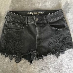 AMERICAN EAGLE BLACK DENIM SHORTS